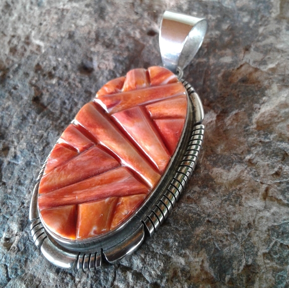 STERLING SILVER, Spiny Oyster inlay PENDANT,  SIGNED - Picture 8 of 14